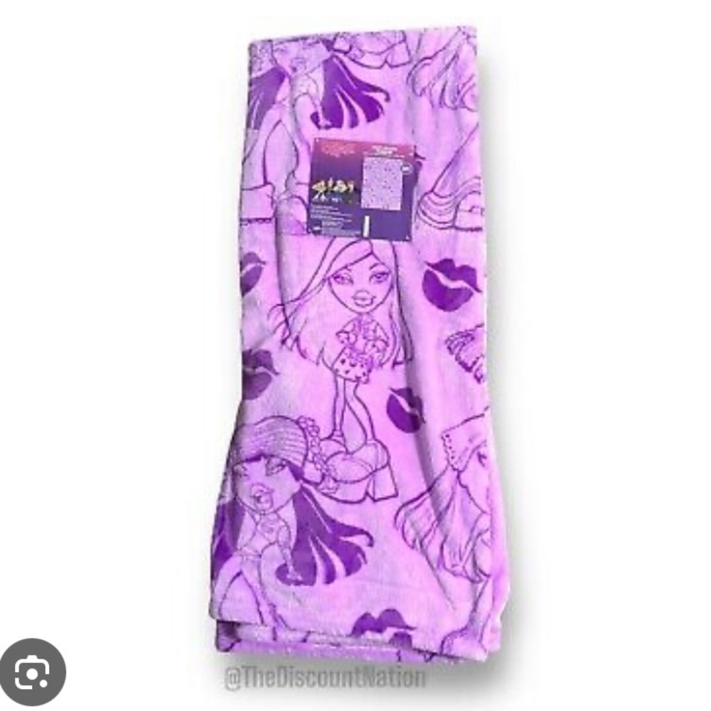 Bratz Purple Soft Plush Throw 50 In X 70 In Blanket NEW